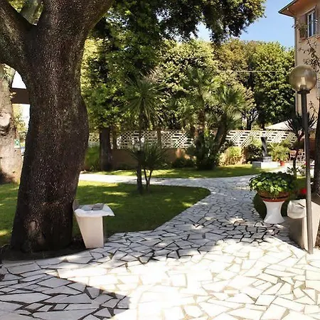 Hotel Roma 3*